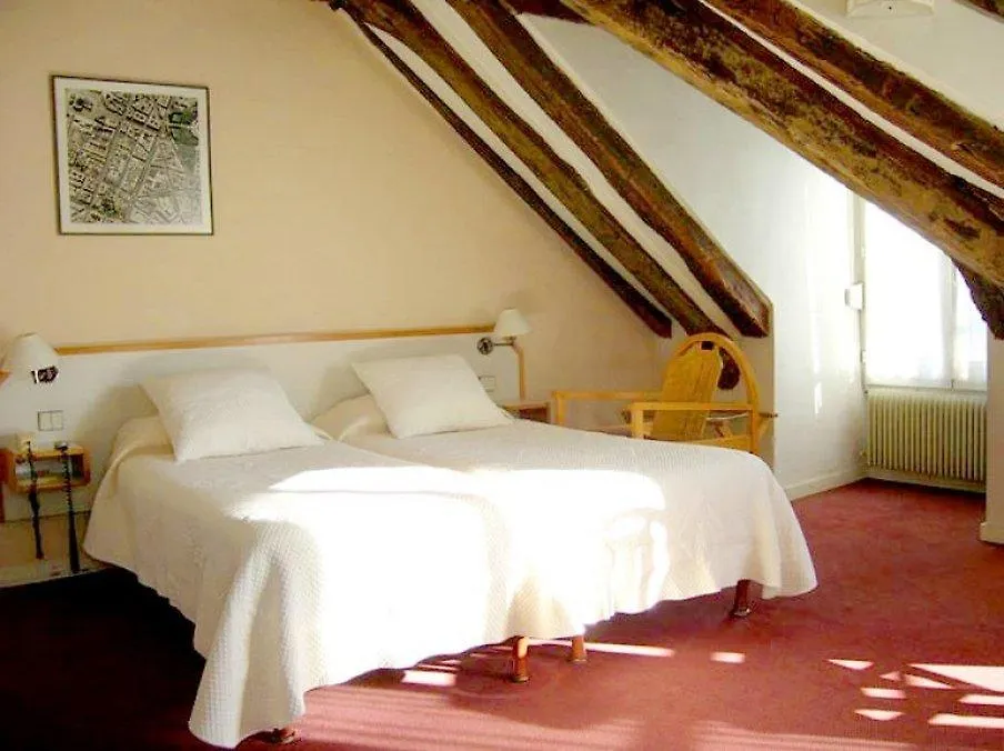 Salvia Paris Hotel