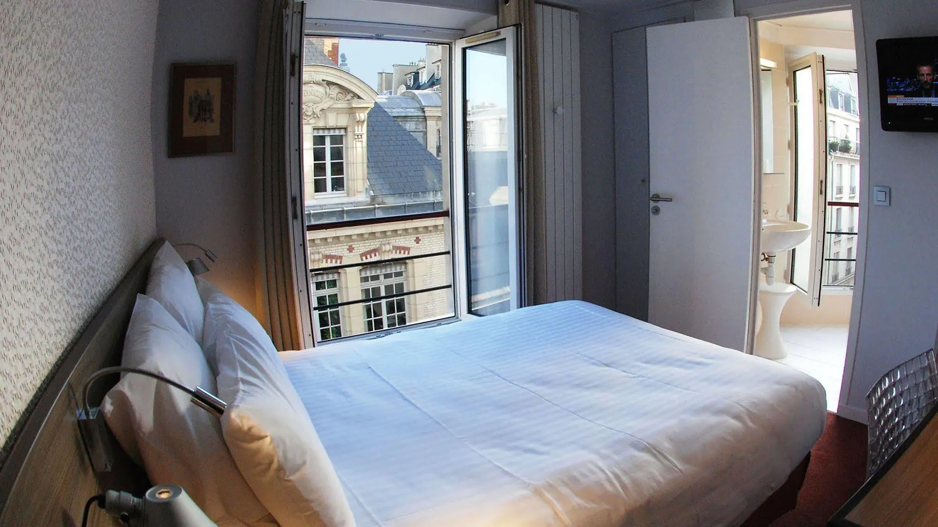 Salvia Paris Hotel